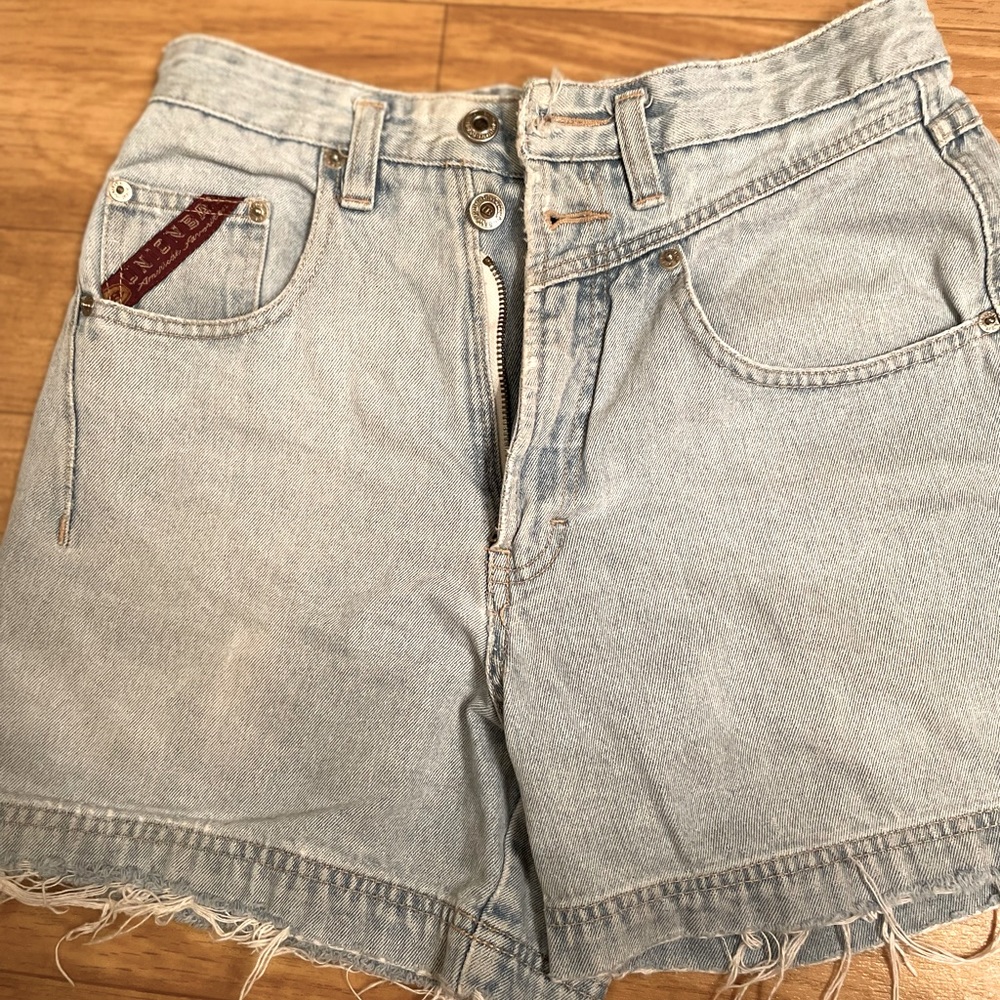 Vintage in very used condition Union Bay Womens “mom style” shorts Sz 9